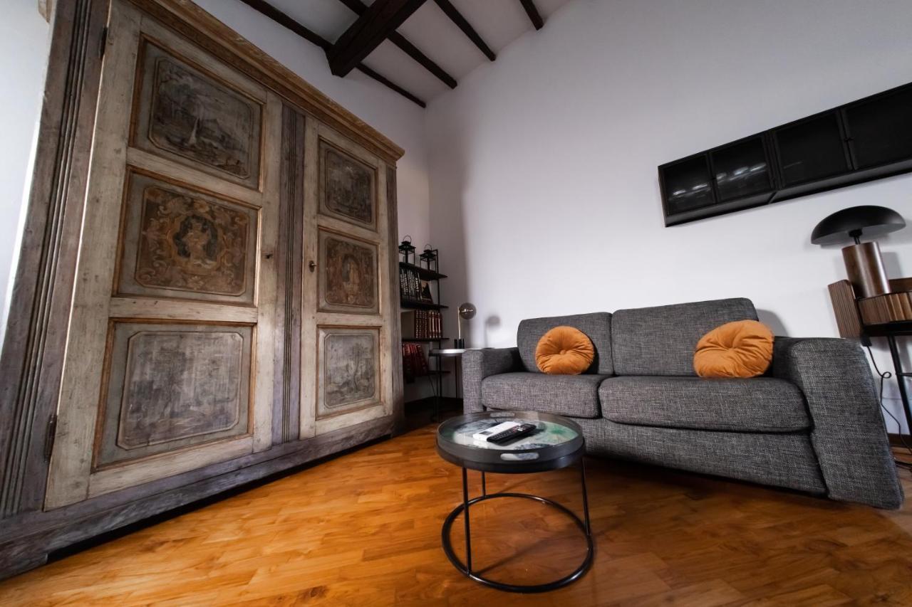 Tina’S Apartment Firenze Bagian luar foto